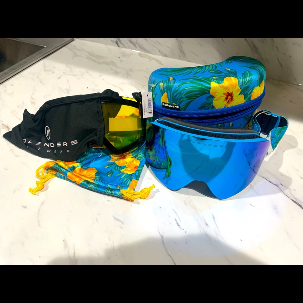 NWT Blender snowboarding, ski goggles